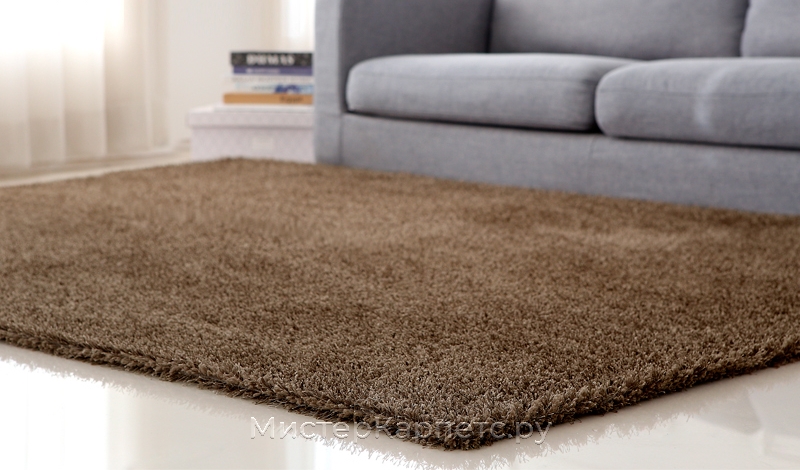 Коричневый длинноворсный ковер Refly