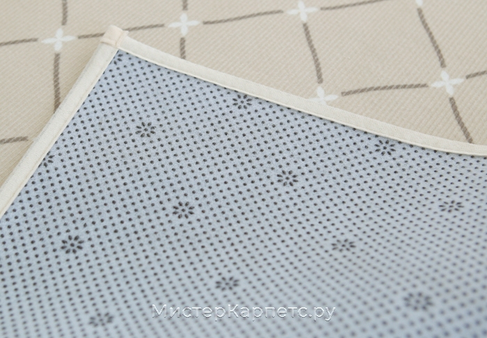 Безворсовый бежевый ковер с ромбами Goldie