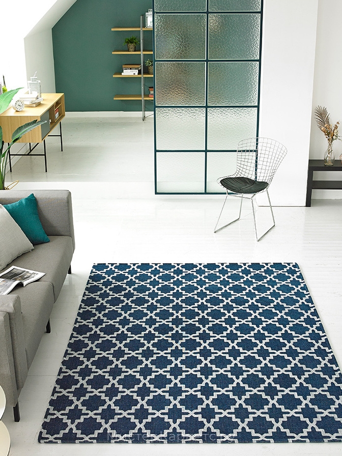 Ковер без ворса с узором Plaka, темно-синий