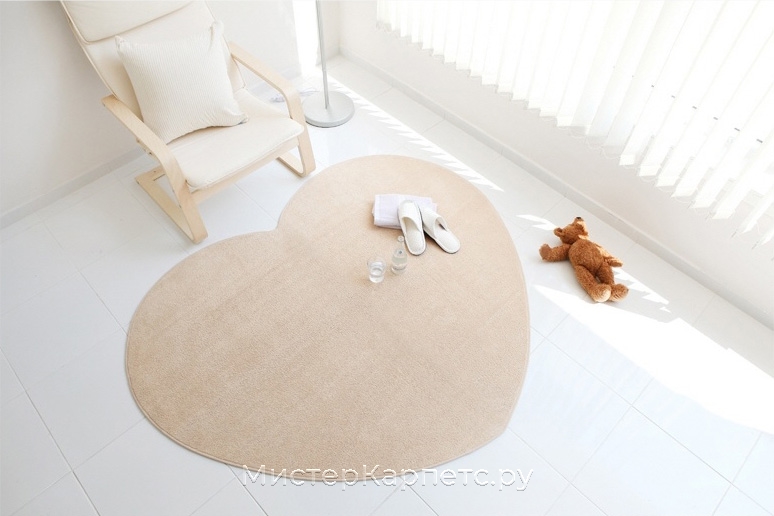 Светло бежевый ковер сердце Coomi