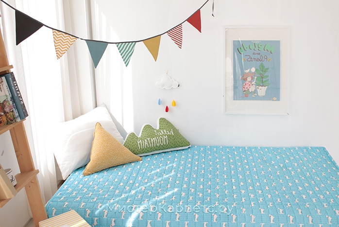 Голубой стеганный ковер с собачками Riple