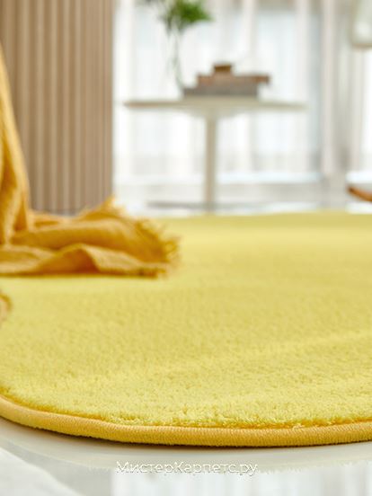 Фигурный желтый ковер Butterfly