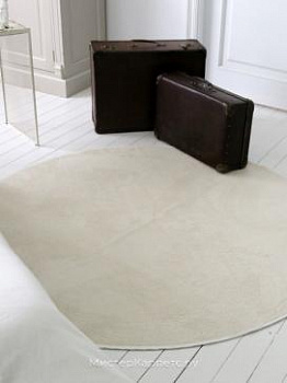 Круглый ковер Charmant, слоновая кость