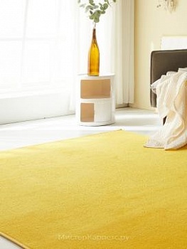 Желтый однотонный ковер с коротким ворсом Pop