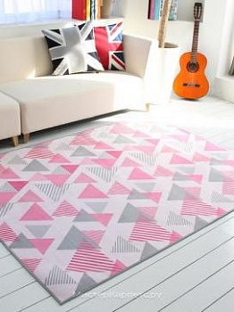 Розовый ковер с рисунком Trigon