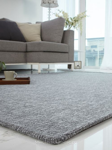 Серый однотонный ковер Platage