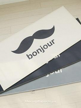 Коврик с рисунком усов Jour