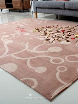 Коричневый ковер с цветным деревом Gdeco