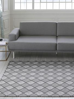 Серый безворсовый ковер в клетку Dolce