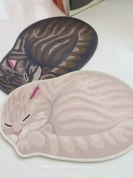 Коврик формы и рисунком кошки Ani