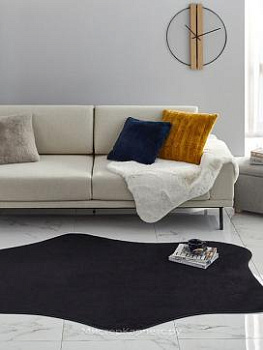 Черный фигурный ковер с коротким ворсом Butterfly