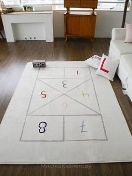 Светлый ковер с рисунком Hopscotch