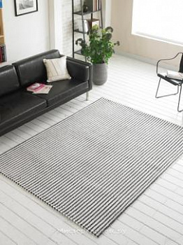 Темно-синий коротковорсный ковер Aztec