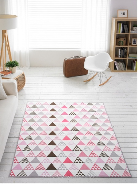 Ковер коротковорсный с рисунком Треугольники Oslo, розовый