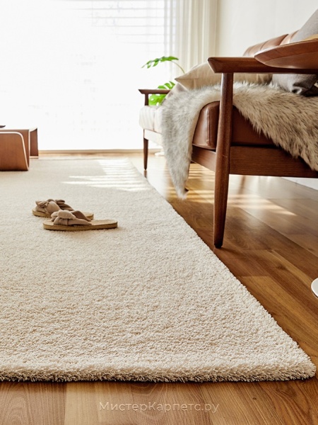 Бежевый однотонный ковер с коротким ворсом Boston