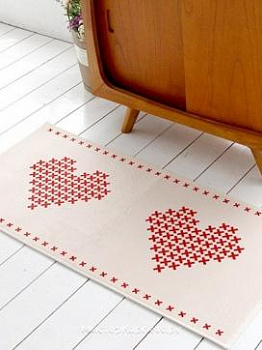 Красный коврик с рисунком сердца Heart