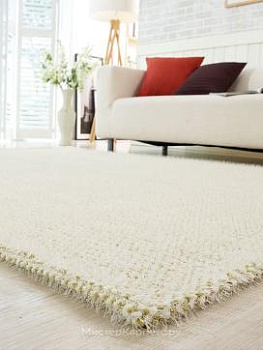 Светло-бежевый ковер с длинным ворсом Alaska