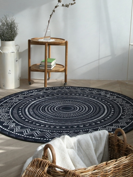 Круглый черный ковер с орнаментом Absolute