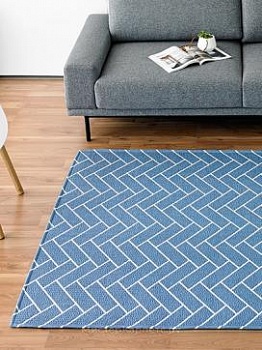 Синий ковер с геометрическим рисунком Ripple