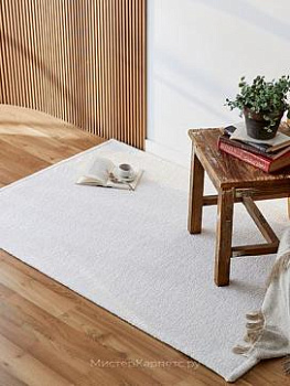 Кремовый ковер с кортким ворсом Century